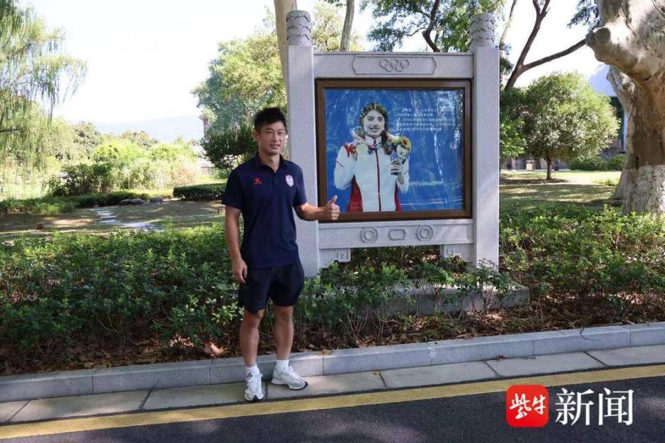 学生们参观, 王俊飞非常, iT