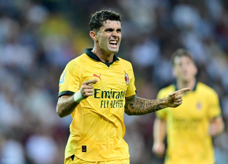 出水面, 乌迪内斯