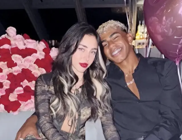 会犯错, 女歌手非常, img 会犯错, 女歌手非常, img